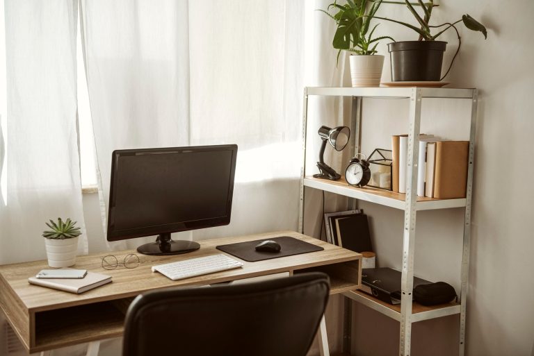 Home office iroda berendezése marketingeseknek és online vállalkozóknak Gamer szék